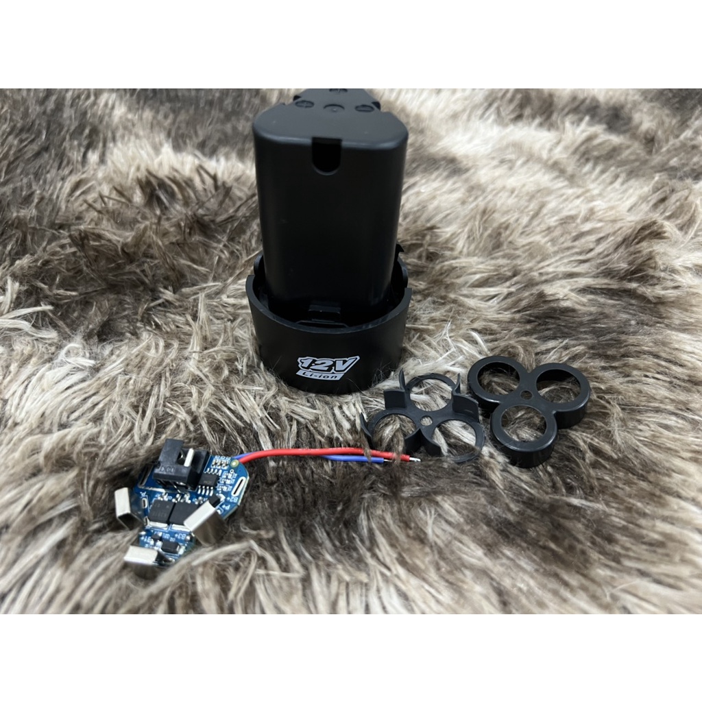 Vỏ mạch pin 12V tam giác ,3 cell, dùng được cho máy Trung Quốc. BN.