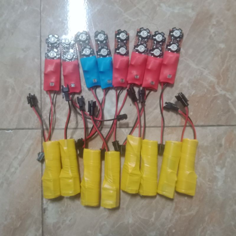 ĐÈN DIỀU 2 BÓNG, có cảm biến, sáng xanh đỏ