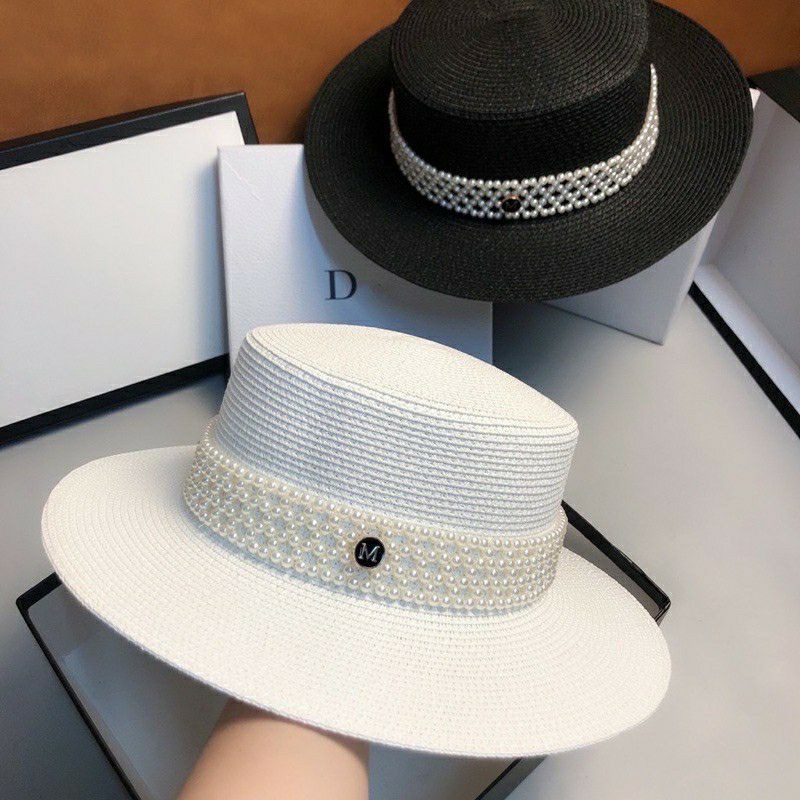 Mũ cói mũ dạ vành nhỏ mũ fedora đai viền ngọc trắng gắn chữ M sang chảnh