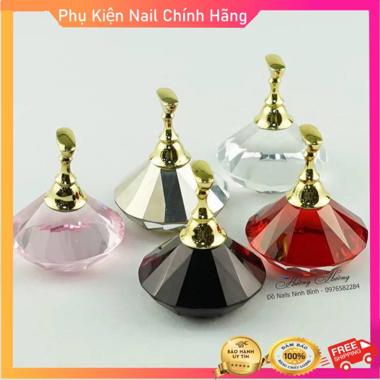Đế Làm Mẫu Chân Kim Cương