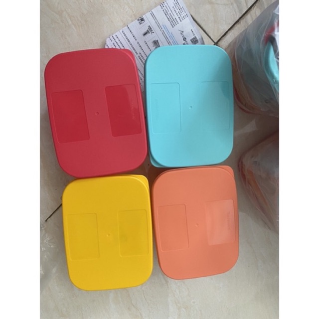 Set 4 hộp Tupperware trữ đông 700ml, set rainbow (hàng có sẵn)