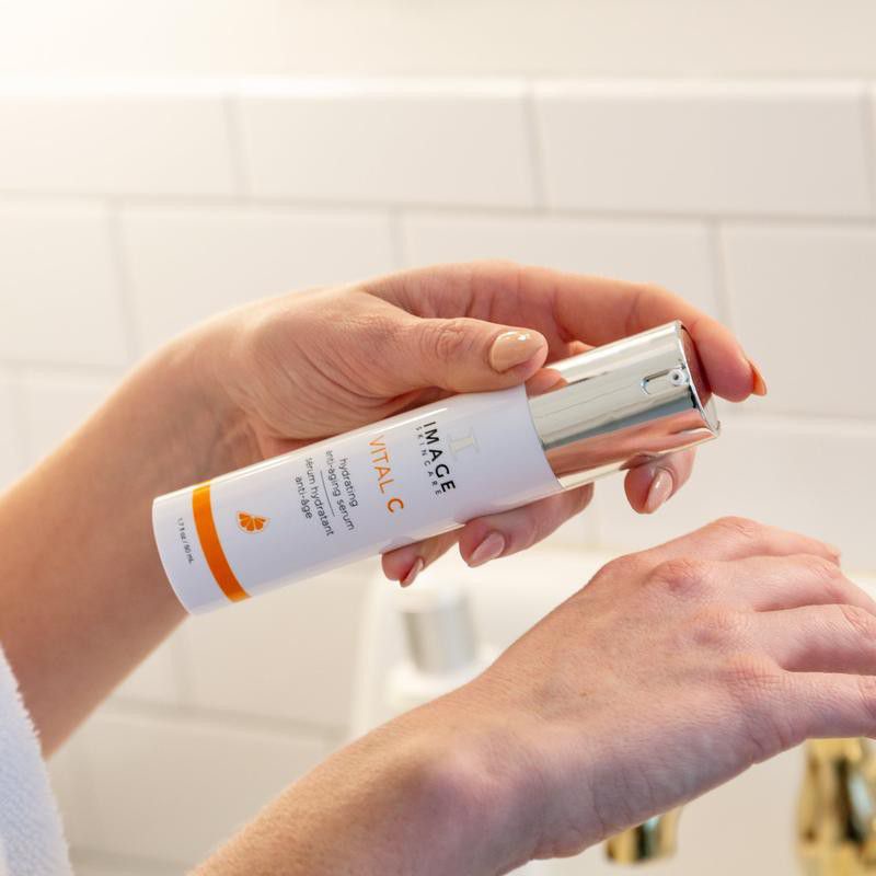 ✔️ VITAL C HYDRATING ANTI AGING SERUM – SERUM DƯỠNG ẨM GIẢM KÍCH ỨNG, DỊU DA
