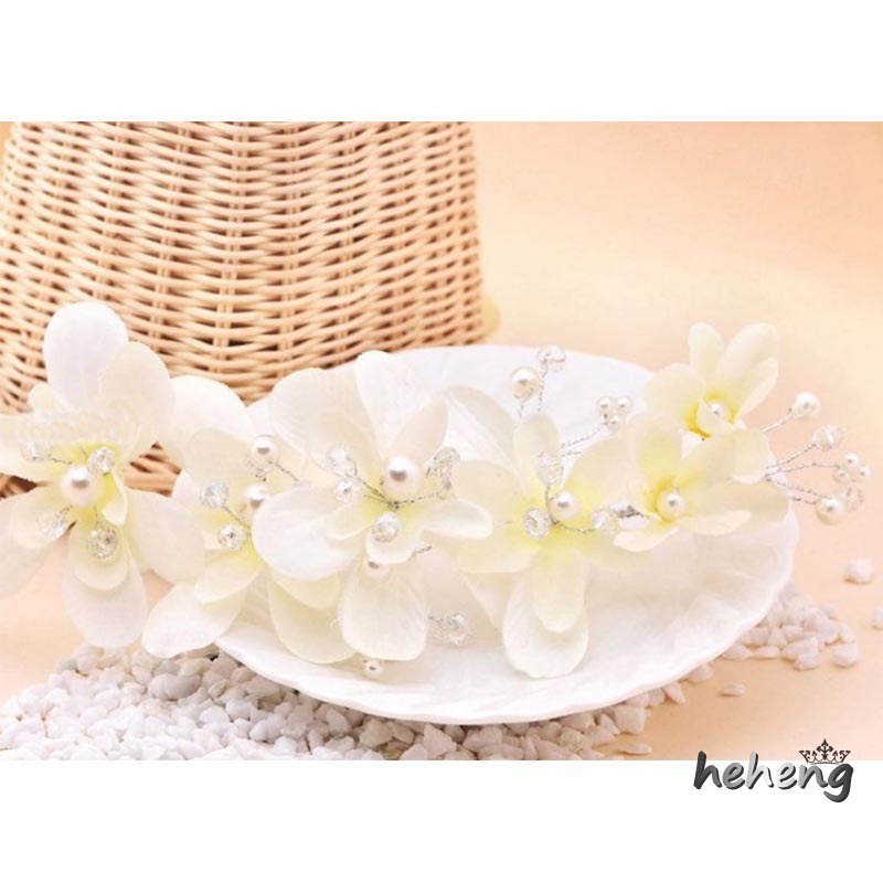 Vòng Hoa Hồng Lớn Đội Đầu Cho Cô Dâu Ngày Cưới