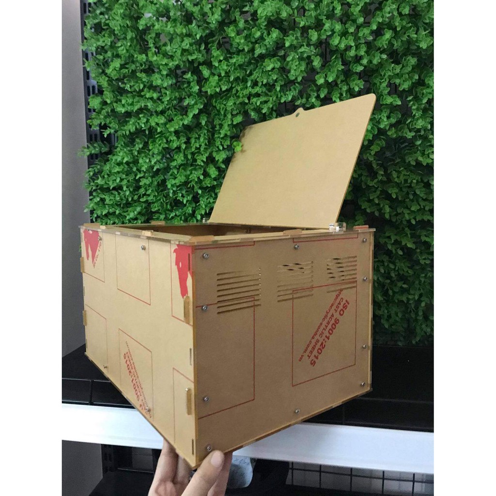 Hộp nuôi nhện, rắn, rết,... bò sát kt 35-25-20cm
