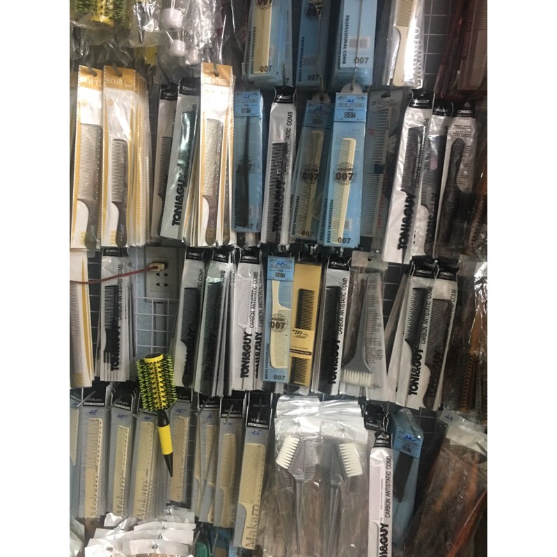 Lược TONI&GUY cán nhọn