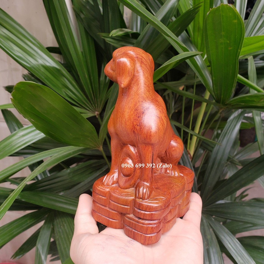 Tượng con chó gỗ hương