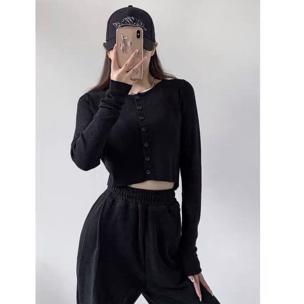 Áo croptop tay dài ulzzang chất dày dặn phối cúc form kiểu ôm mang phong cách hiện đại | BigBuy360 - bigbuy360.vn