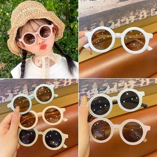 Kính mắt chống nắng và  chống bụi thời trang cho bé