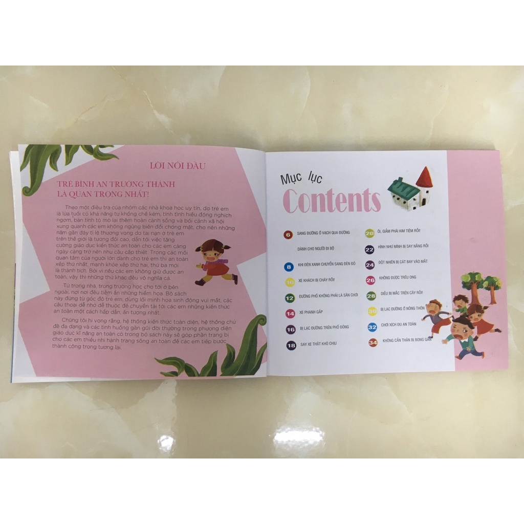 Bộ Sách Đầu Tiên Của Bé Về Kiến Thức An Toàn- Ở Bên Ngoài