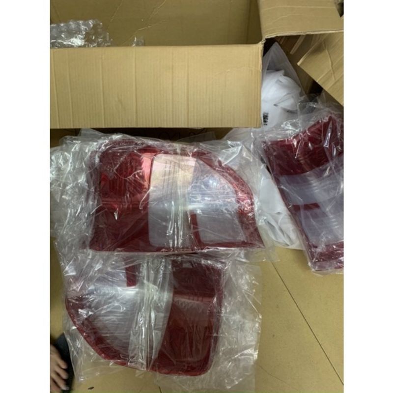 Ốp nắp đèn Hậu Ranger 2015 - 2016 - 2017 - 2018 - 2019 -2020 - 2021 mới có lắp đặt tại cửa hàng