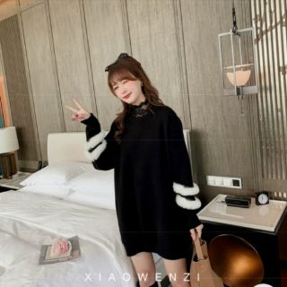 Váy len đỏ viền tay lông