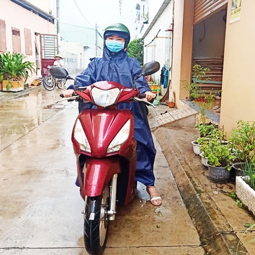 Áo Mưa Bít Vải Dù Hàng Cao Cấp, Áo Mưa Trùm Kín Không Xẻ Tà Chất Lượng Cao, Nhiều Màu Sắc Tươi Sáng