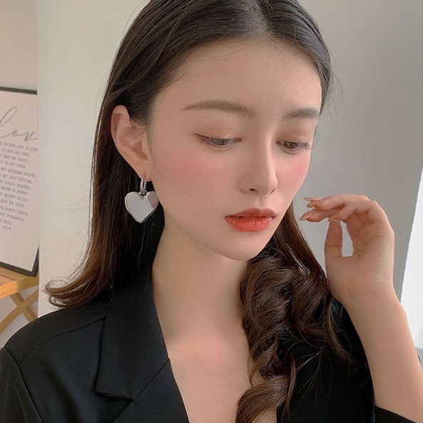 Bông tai dài hình nơ tua rua đơn giản