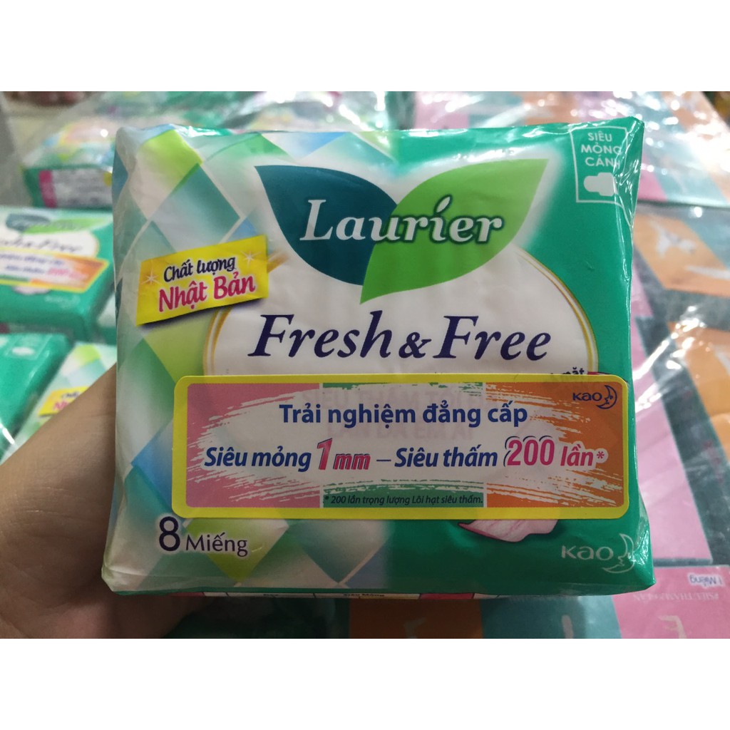 CHE TÊN Băng vệ sinh siêu mỏng cánh Laurier Fresh & Free (8 miếng/gói) + Tặng kèm 1 băng vệ sinh ban ngày 22.5cm