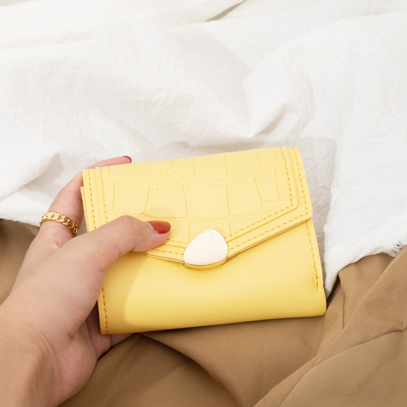 Ví dáng ngắn thời trang phong cách Hàn Quốc cho nữ