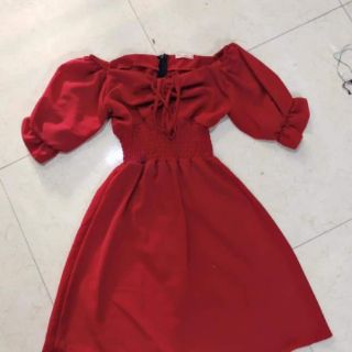 Đầm xòe tay phồng dây rút