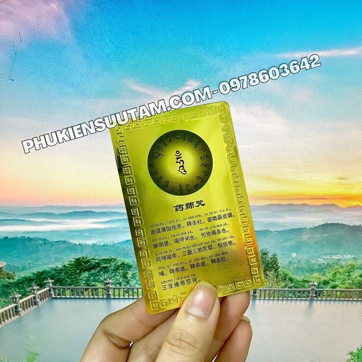 Thẻ Kim Bài Dược Sư Lưu Ly Quang Vương Phật, kích thước: 8.3cmx5.3cmx0.2cm, màu: vàng - TMT Collection - SP005746