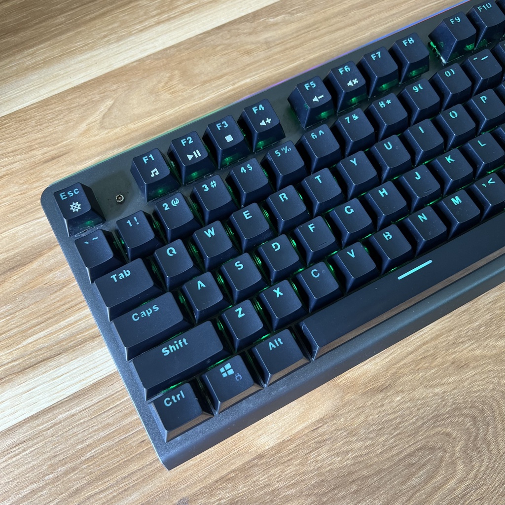 Bàn Phím Cơ Gaming Fuhlen Subverter- Green Like New Có Kê Tay Siêu Bền