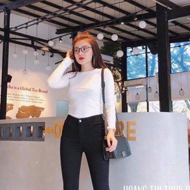 Áo thun dài tay cổ tròn