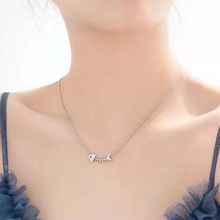 Dây chuyền xương cá, (Full box) vòng cổ titan không đen gỉ DC15