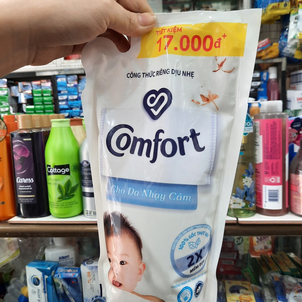 Nước xả vải Comfort cho da nhạy cảm hương phấn túi 800ml