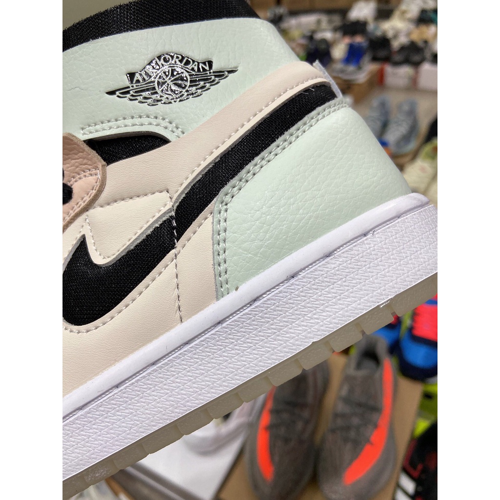 Giày Air Jordan 1 Zoom "Easter Egg Colorway"