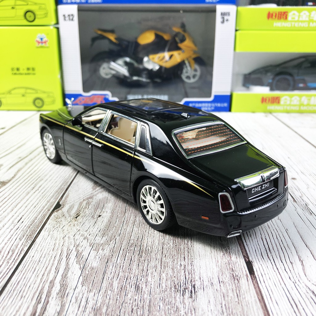 Xe mô hình Rolls Royce Phantom VIII tỉ lệ 1:24 hãng Chezhi khung kim loại, thiết kế tinh xảo như thật màu Đen, Trắng, Đỏ