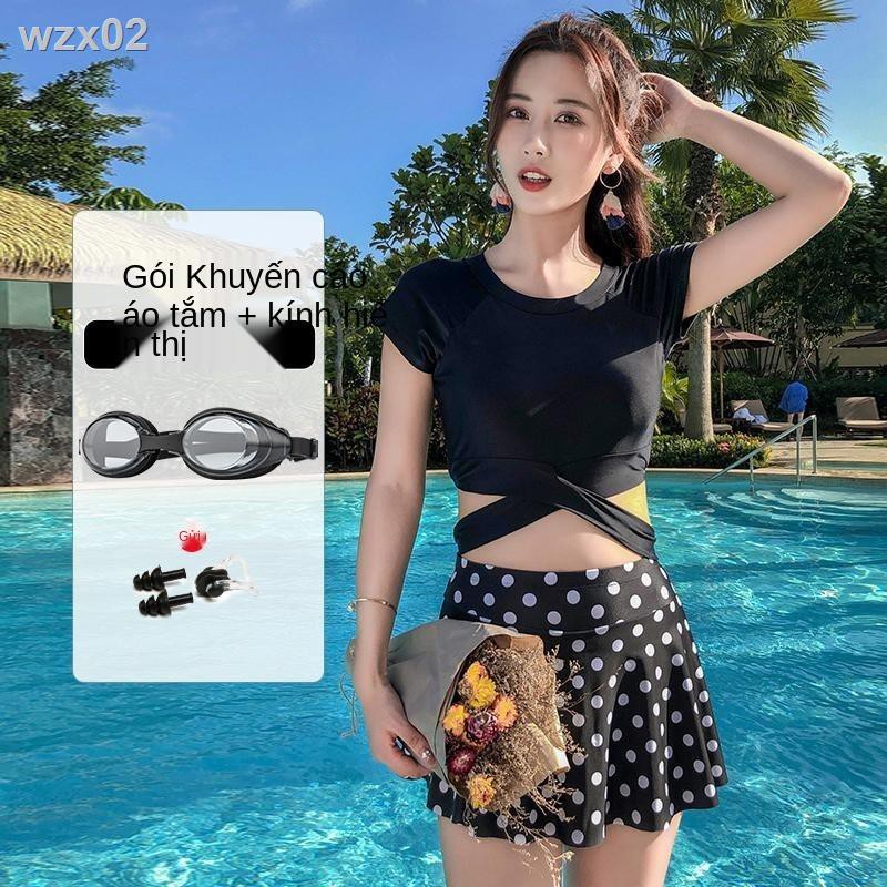 Áo tắm nữ sinh viên bảo thủ boxer xẻ tà 2020 mới giảm béo bụng thể thao suối nước nóng cỡ lớn | BigBuy360 - bigbuy360.vn