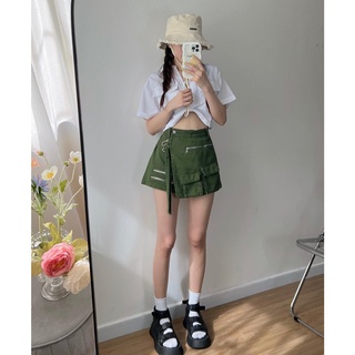 Áo sơ mi trắng crop xoắn ngực