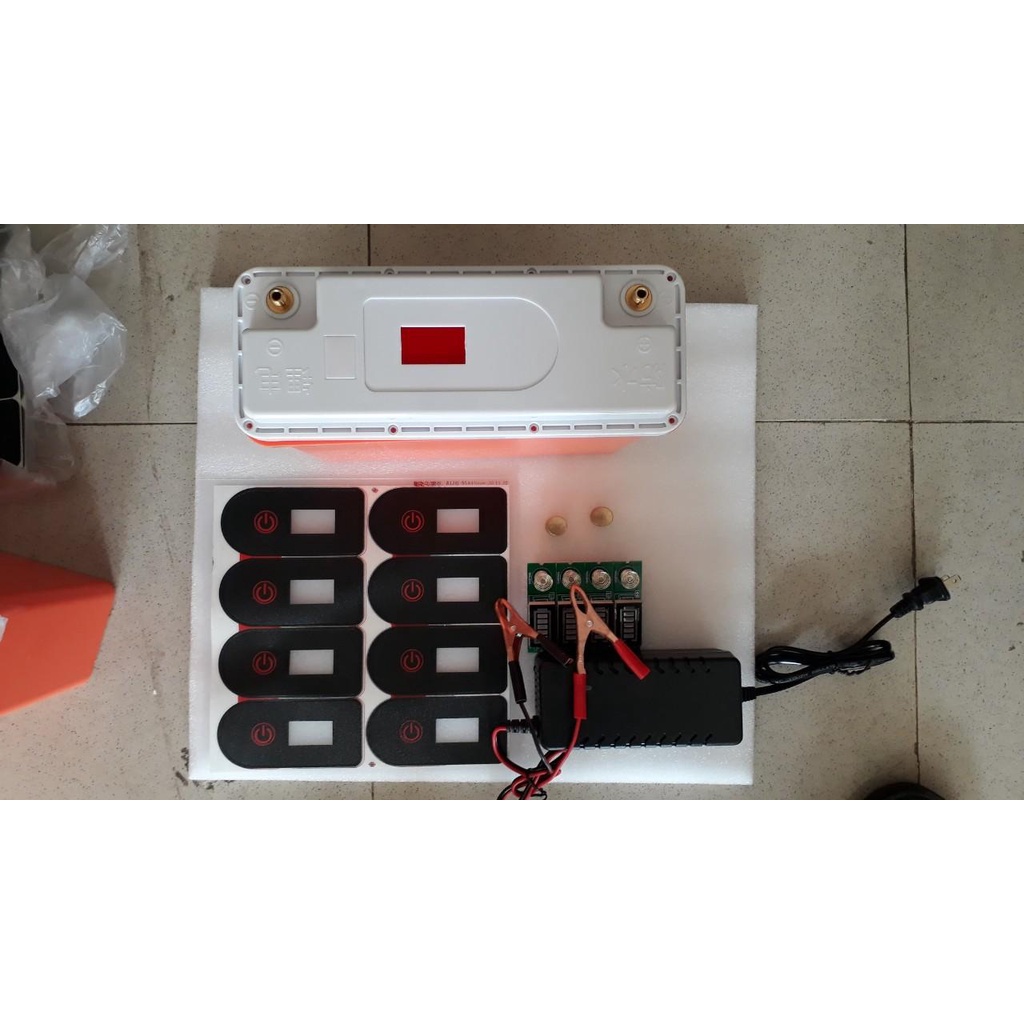Vỏ Bình pin lithium chống nước đầy đủ phụ kiện kích thước 22cm x 18cm x 7,5cm
