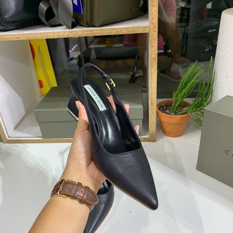 Giày mũi nhọn ck