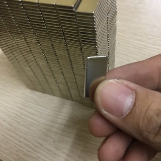 Nam Châm Đất Hiếm 20x10x2mm Siêu Từ Tính giá bán 5 viên