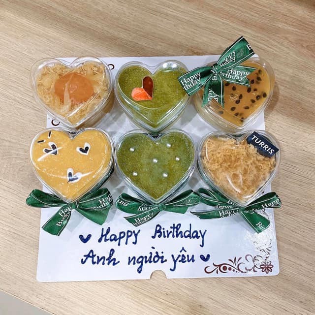 Set 10 hộp nhựa cứng vuông/tim đựng bánh