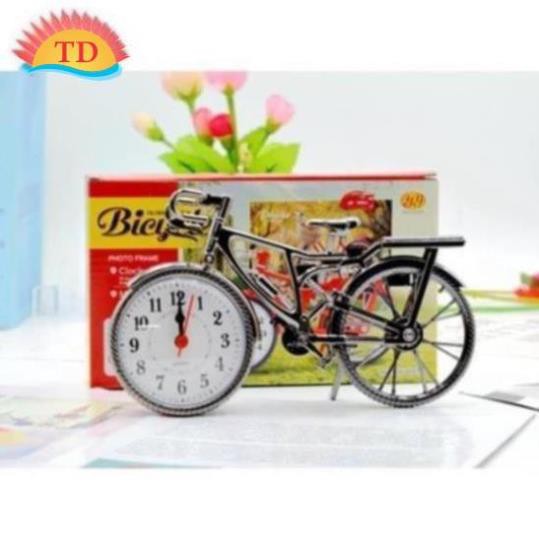 Đồng hồ để bàn mô hình đầu xe ĐẠP , có báo thức.