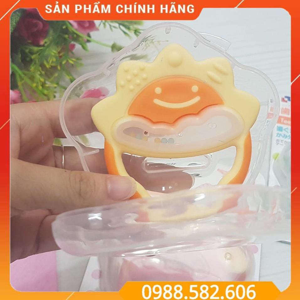 Gặm Nướu Xúc Xắc Richell Có Kèm Hộp Đựng Tiện Lợi Cho Bé - 4973655423035