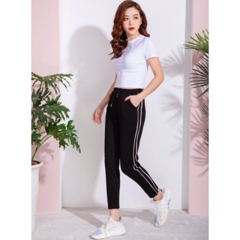 QUẦN THỂ THAO1 SỌC TRẮNG THÊU LOGO ADIDA
