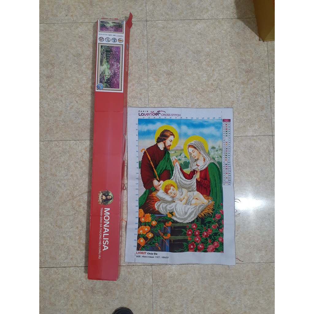 Tranh thêu gia đình chúa giesu. Kt:45x64cm,Tặng kéo và xỏ chỉ.