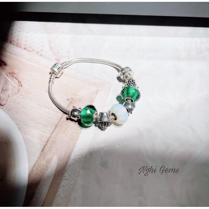 Charm đá Emerald làm trang sức