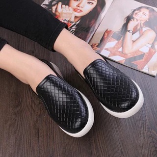 Giày lười nữ da lì