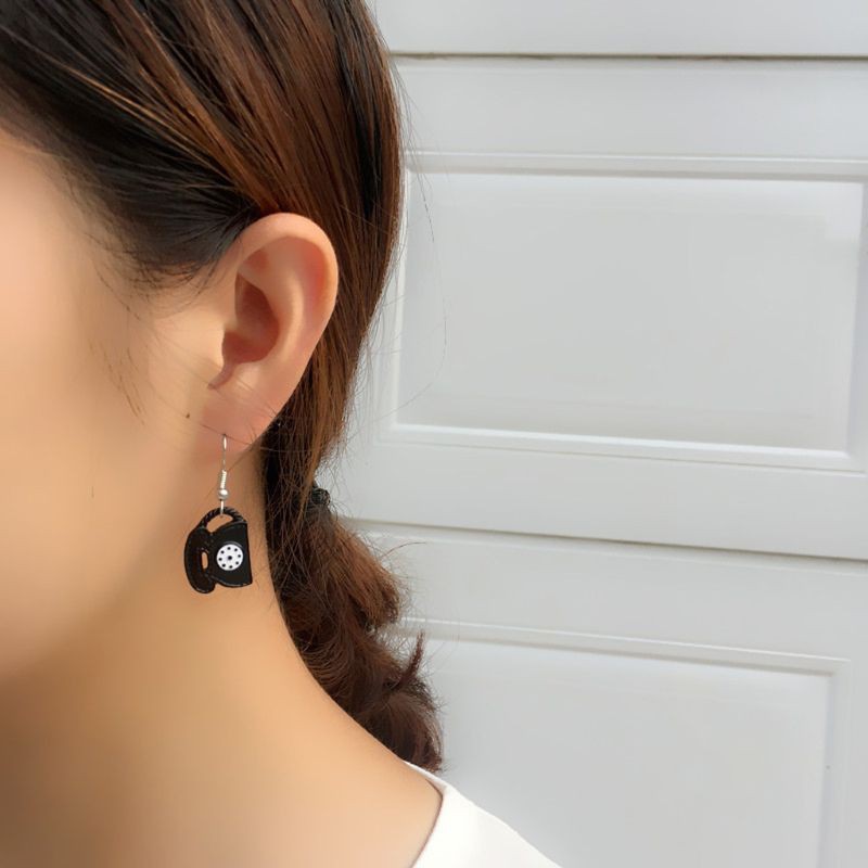 Khuyên tai thiết kế mặt hình điện thoại bàn phong cách cổ điển độc đáo thời trang dành cho nữ