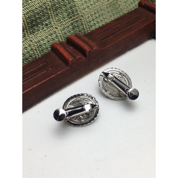 Bông tai kẹp vintage - thiết kế trai đá oval