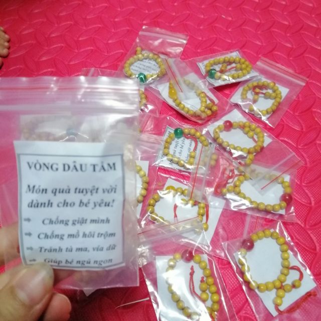 Vòng Đâu Tằm gắn đá phòng thủy quà tặng