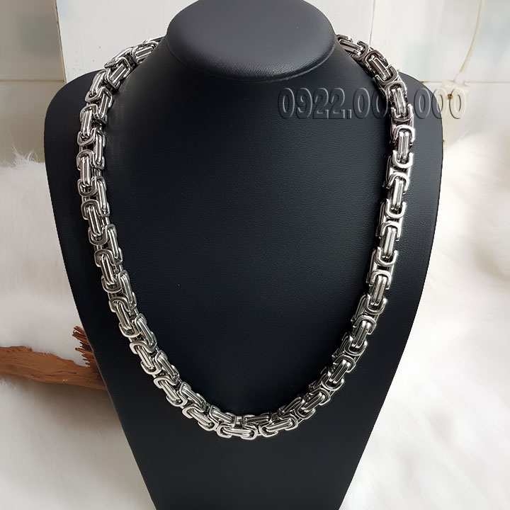 Dây chuyền bảng vuông kiểu xích cỡ lớn dành cho nam.