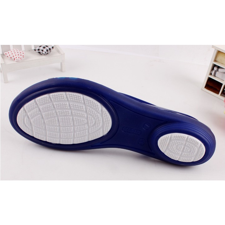 Giày đi mưa mẫu quai ngang