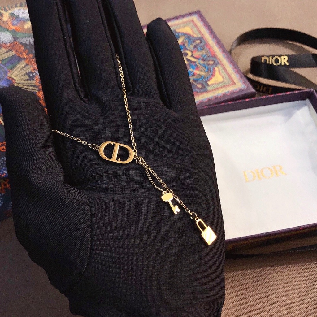 Dây chuyền choker mặt chữ Dior phong cách Hàn Quốc thời trang cho nữ
