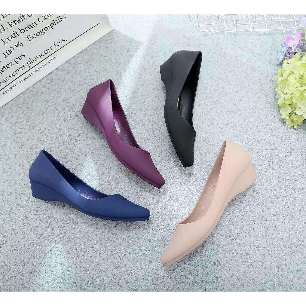 Giày nhựa nữ mẫu mới hàng về đủ mầu nhé | BigBuy360 - bigbuy360.vn