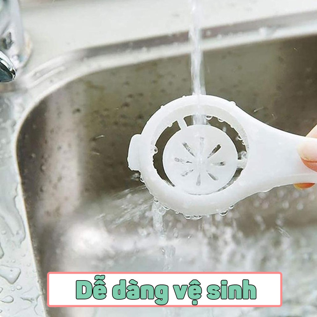 Dụng cụ tách lòng đỏ trứng gà bằng nhựa dùng cho làm bánh, nấu ăn.