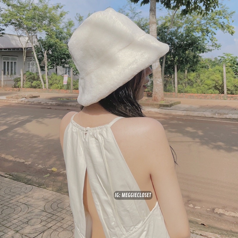 Đầm suông dáng dài, cut lưng