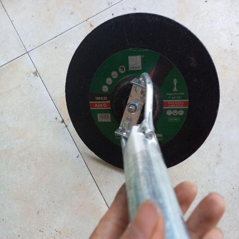 Đá mài tường,mài trần 180mm ,có cán nối gậy