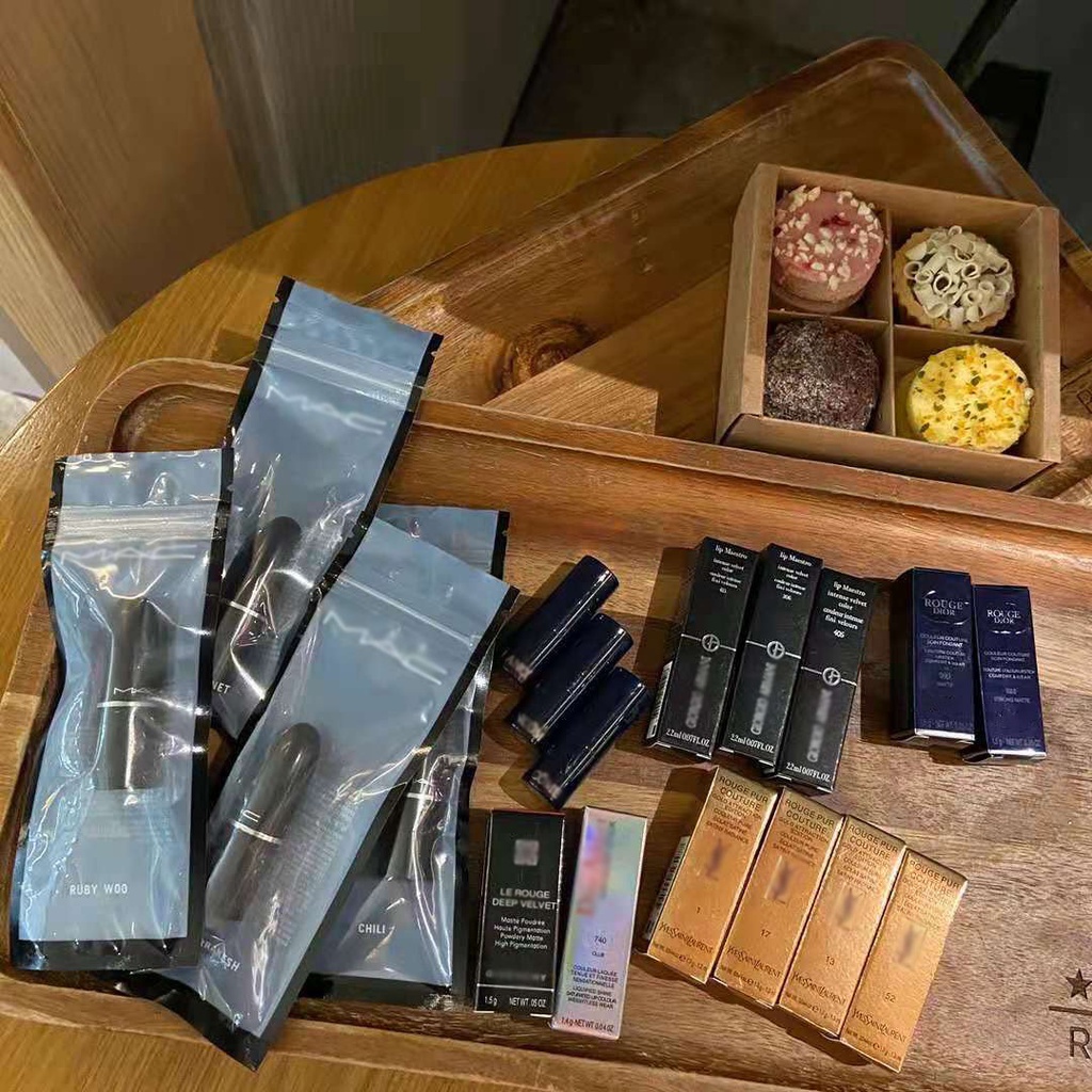 Son Môi 1.8g Màu Sắc Ngẫu Nhiên